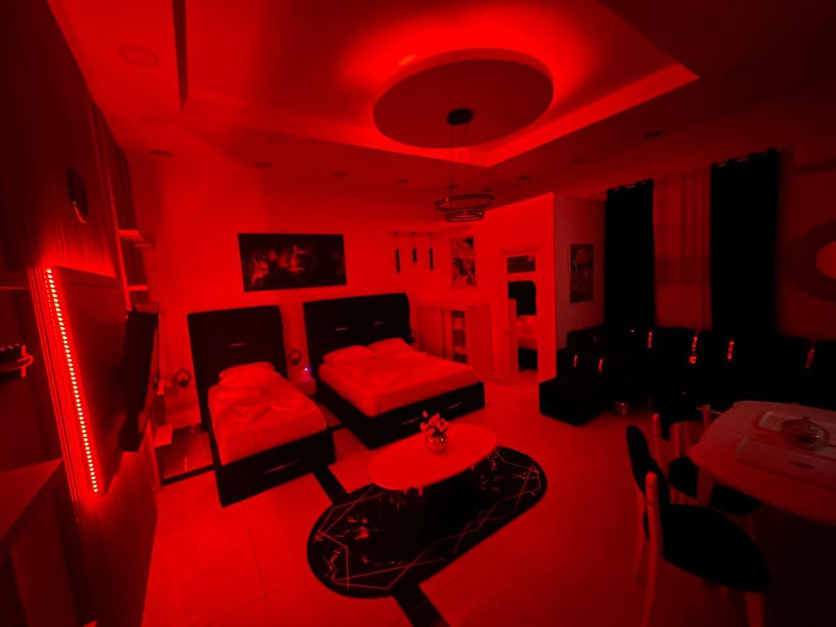 Valjiosi Esto'S Apartament Near Tirana Airport 1 - Self Checkin -Netflix - Free Parking מראה חיצוני תמונה